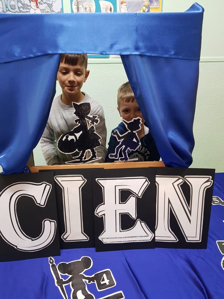 „W baśniowym świecie – kraina wyobraźni. Teatrzyk dziecięcy.