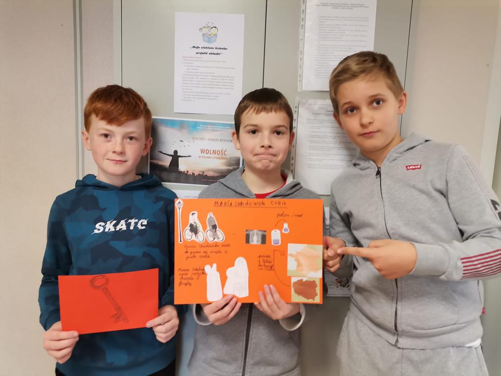 W laboratorium wielkiej uczonej M. SKŁODOWSKIEJ – CURIE