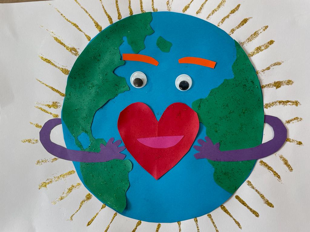 Dzień Ziemi. Dbamy o naszą Planetę. Segregujemy śmieci! Ziemia i Słońce.